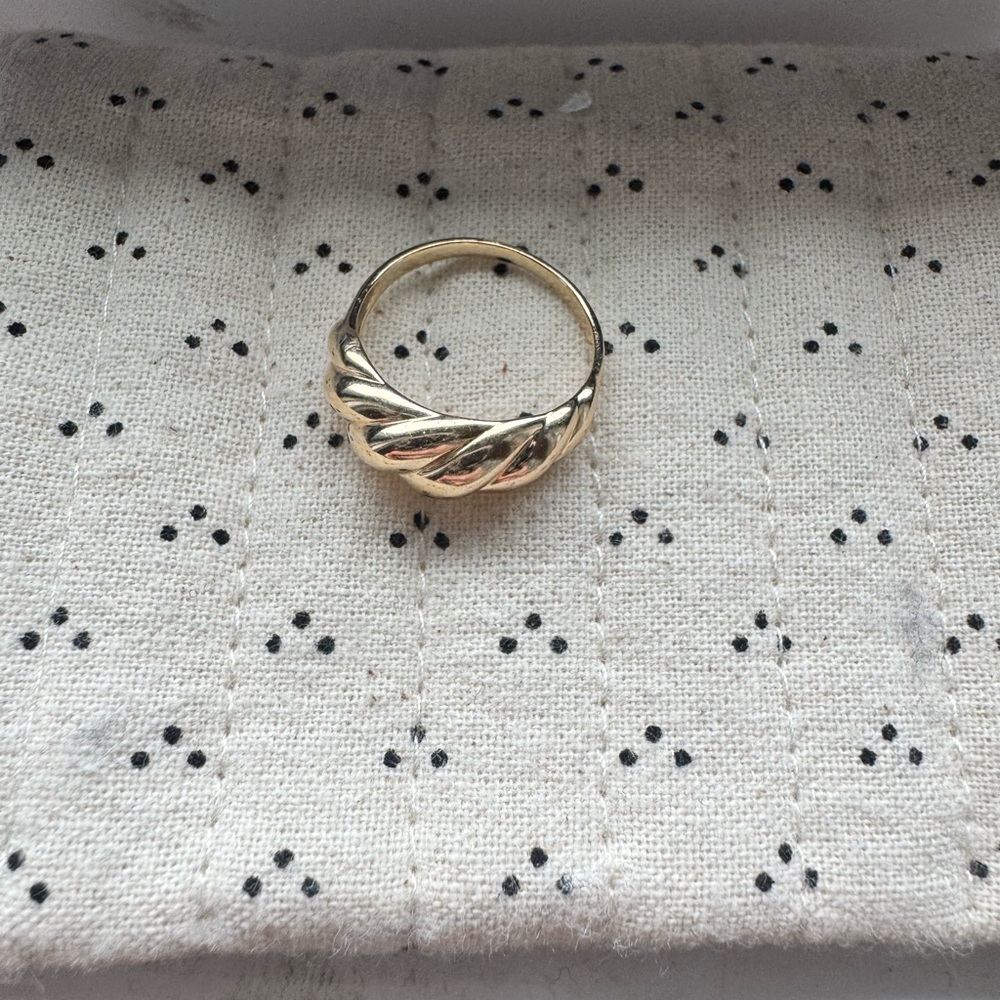 Mejuri 14k Solid Yellow Gold Thin Croissant Dome Ring Size 6 - Picture 8 of 9
